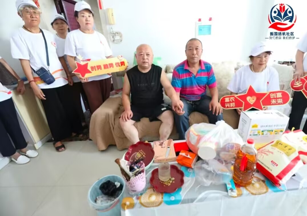 6896167aa001c.jpg 6896167aa001c.jpg